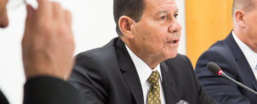 Vice-Presidente da República, General Hamilton Mourão, durante reunião