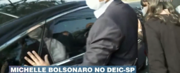 Michelle Bolsonaro vai ao DEIC-SP