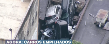 Carros empilhados em São Paulo