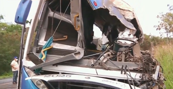 Ônibus envolvido no acidente em Taguaí
