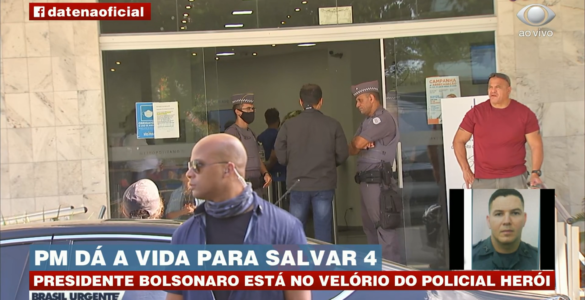 Bolsonaro participa de velório de PM