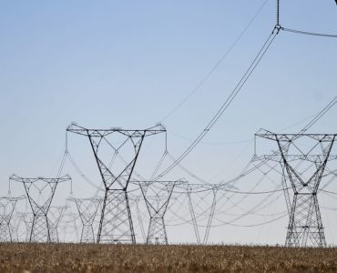 Linhas de transmissão de energia elétrica