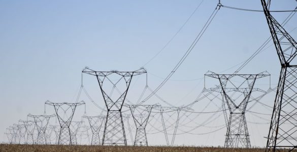 Linhas de transmissão de energia elétrica